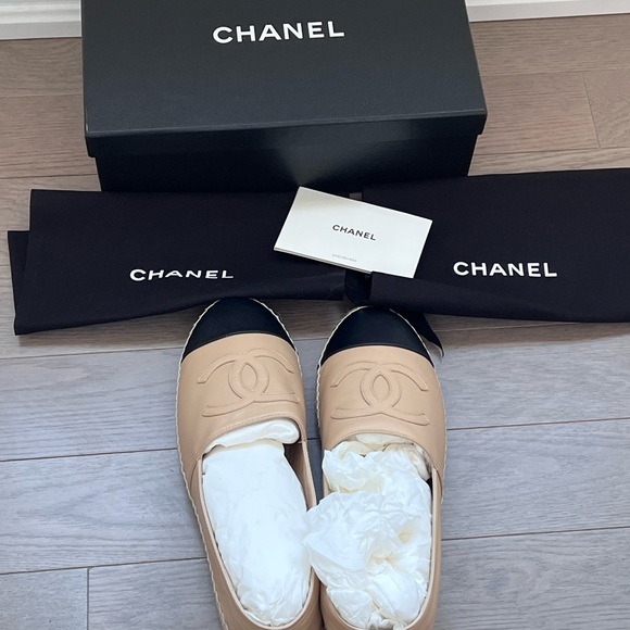 **SOLD** Chanel espadrilles - Picture 3 of 10